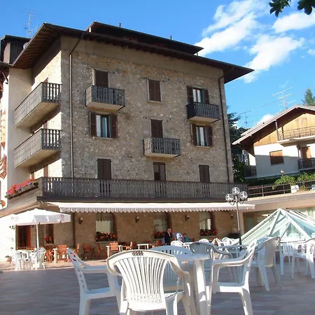 Hotel Carrara Serina (Lombardy)