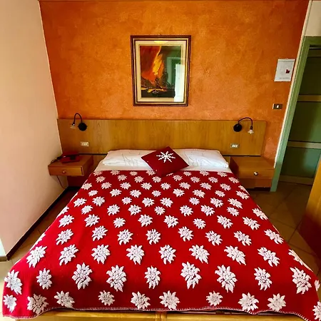 Carrara 3* Serina (Lombardy)