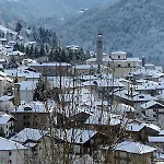 Hotell Carrara Serina (Lombardy)
