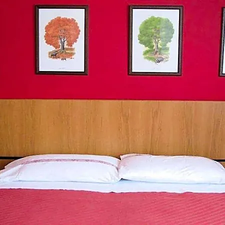 Carrara Hotel 3*