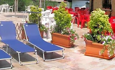 Carrara 3*