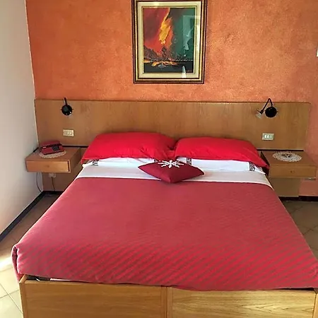 Carrara 3* Serina (Lombardy)