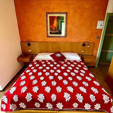 Carrara 3* Serina (Lombardy)